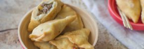 Samosa eritrei, fagottini con carne fritti