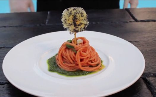 Spaghettoni al San Marzano su morbido di Bieta Selvatica