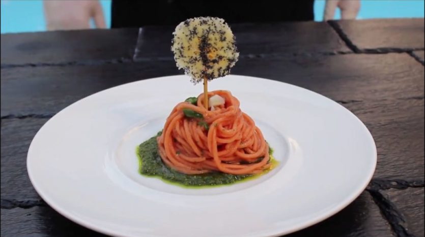 Spaghettoni al San Marzano su morbido di Bieta Selvatica
