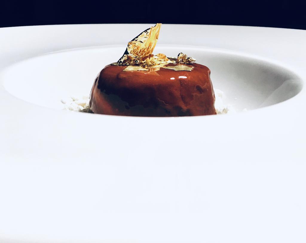 Featured image for “Semifreddo al cioccolato fondente e oro”