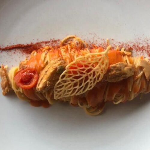 primo con filetti di tonno, capperi e alici