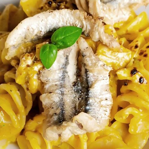 Fusillone alla zucca e alici con odore di liquirizia