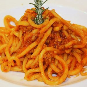 pici al ragù di rigaglie di pollo