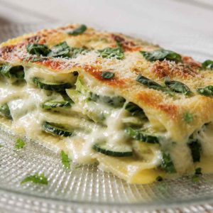 Lasagne estive con zucchine, provola e basilico