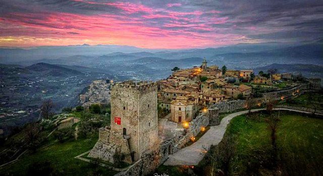 Arpino- il centro è dominato dall'Acropoli detta Civitavecchia