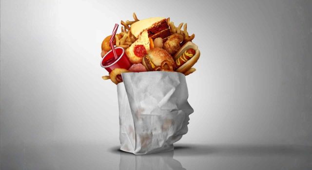 Big Food, Big Drink e i cibi ultraprocessati. Il prezzo nascosto del cibo che mangiamo