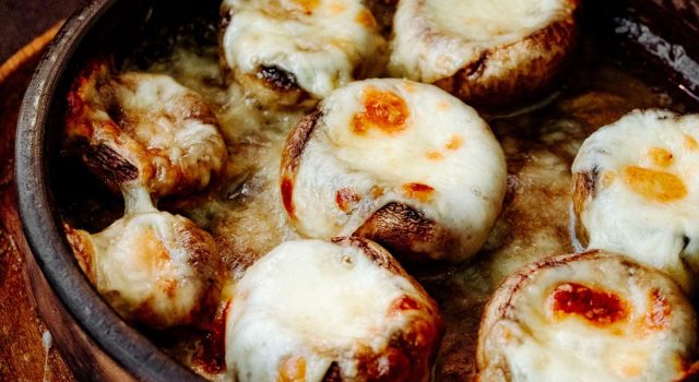 Bistecca alla brace con porcini alla provola di bufala