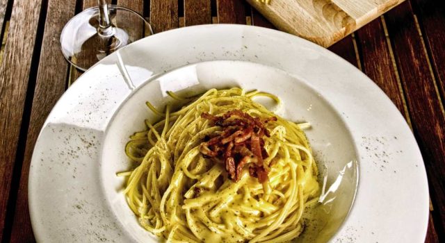 Carbonara & Calici di vino: quando il viaggio si ferma… in enoteca