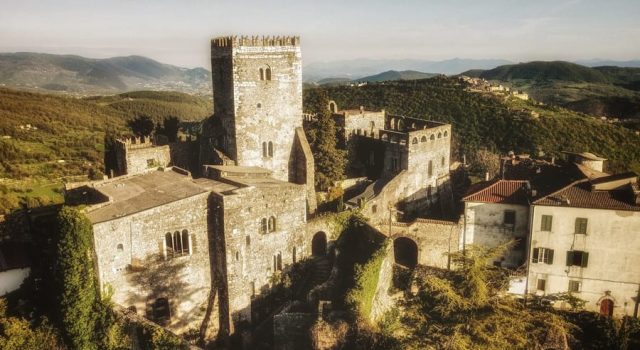 Panorama sul castello di Torre Cajetani Il castello più romantico della Provincia di Frosinone Di Chiara Carla Napoletano