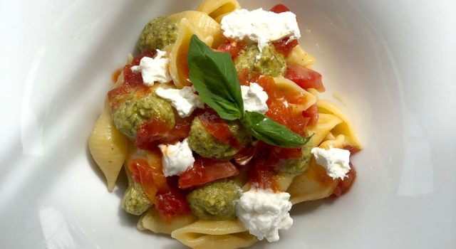 Conchiglia al pesto ai pomodorini di Naomi Spaziani