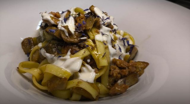 Fettuccine con porcini, taleggio e salsiccia di Noemi Spaziani