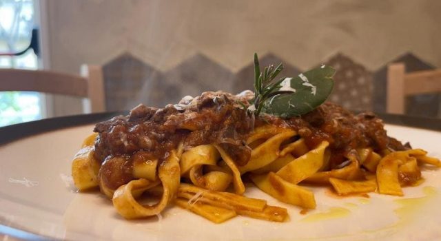 Fettuccine con rigaglie di pollo