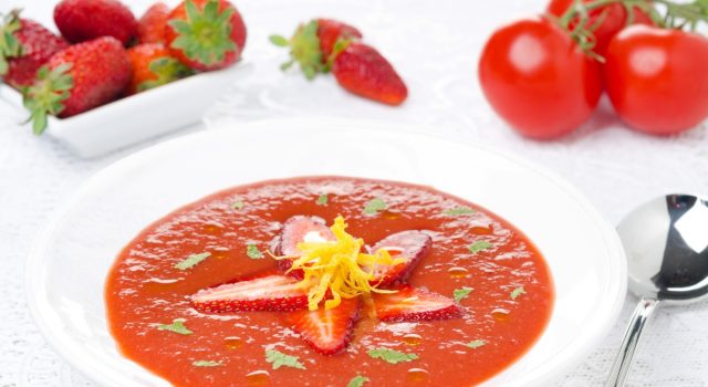 Fragole a tavola non solo dolci