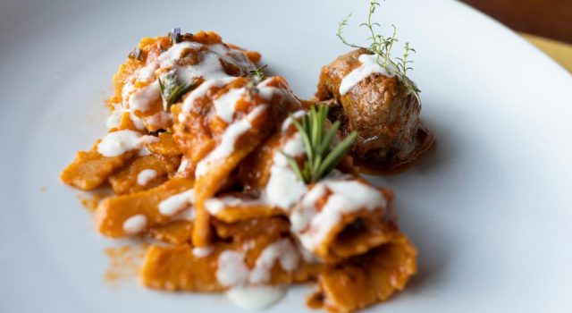 Fregnacce in sugo pasta tipica
