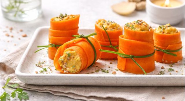 Involtini di carote con crema speziata di lenticchie