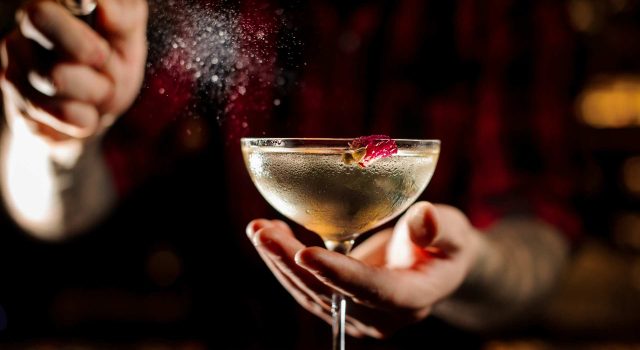 L’aperitivo del weekend lo firma Edoardo Ciervo sei cocktail, un’anima ciociara by sarandrea