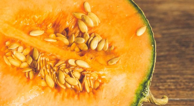 Latte di semi di melone: la bevanda antispreco che sorprende