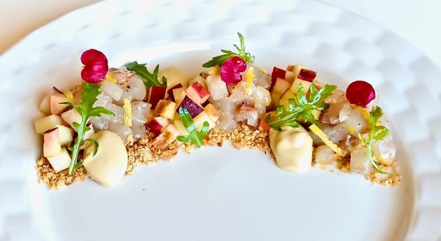 Frisella ciociara estiva con tartare di branzino, ricetta dal magazine luglio Ciociaria&Cucina