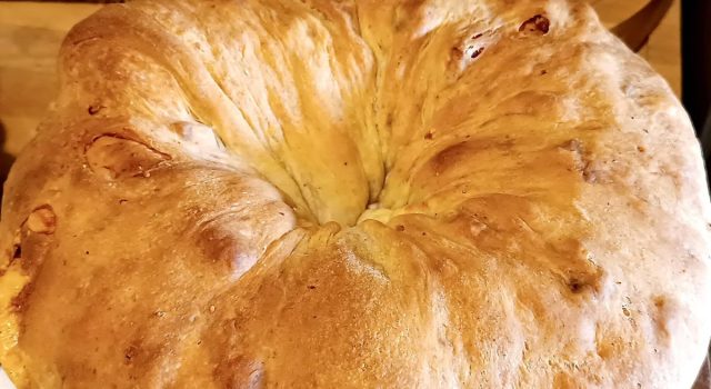Nelle foto vedete un Tortano e la sua ricetta