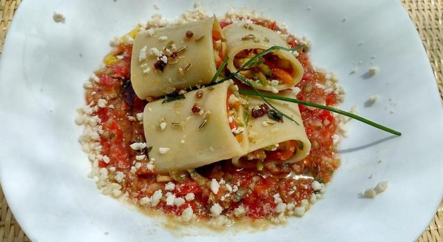 Paccheri ripieni di zucchine e peperoni