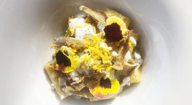 Paccheri con carciofi in doppia consistenza