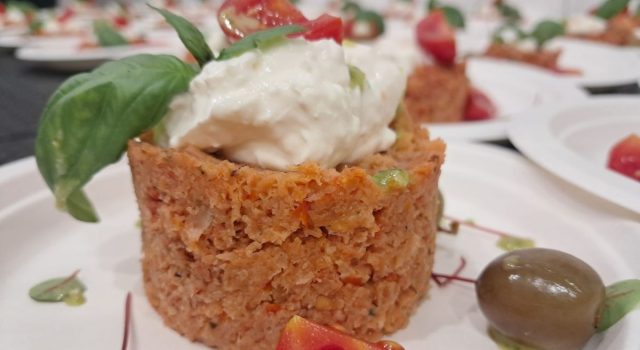 Panzanella con stracciatella di Fausto Ferrante l’eleganza della tradizione estiva