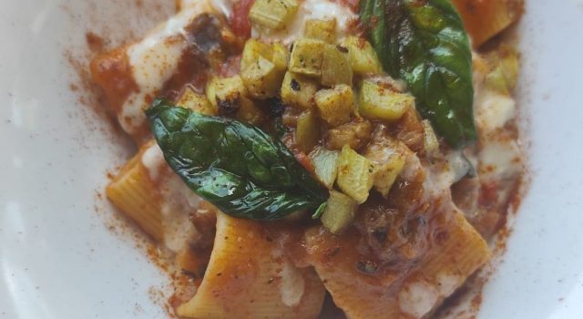 Pasta alla Parmigiana: l’estate secondo Naomi Spaziani