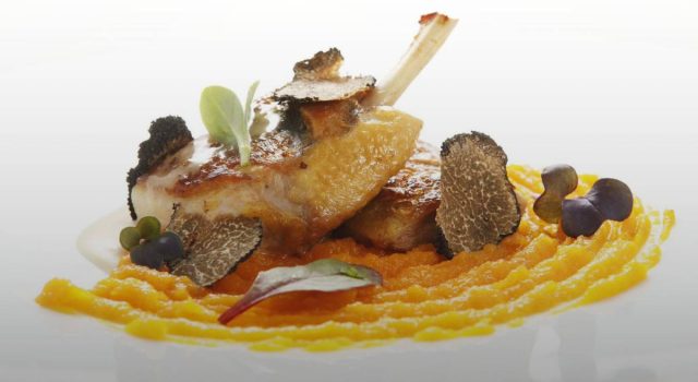 Petto di faraona farcito con porcini e castagne