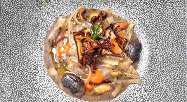 Pettole, fagioli, cozze e cardoncelli