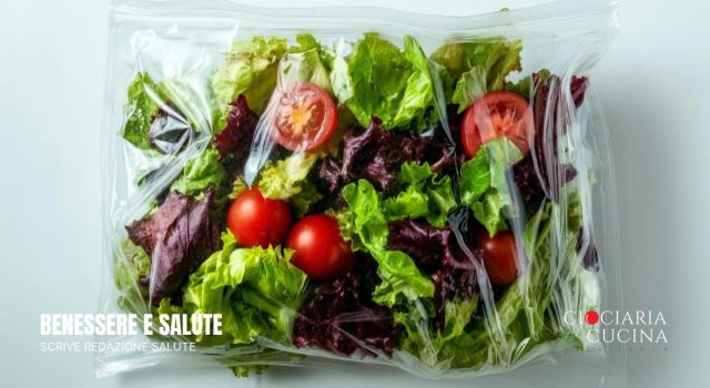 Quando la freschezza tradisce il ritiro dell’insalata in busta dagli scaffali dei supermercati