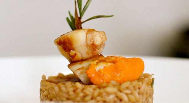 Risotto con capesante e cream di cavolfiore in salsa al cesanese