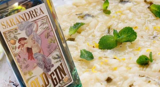 Risotto vegano aromatico con Old Gin Sarandrea