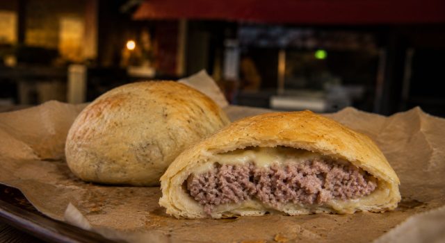 Scrigno Burger l’hamburger che si chiude e si scopre al primo taglio