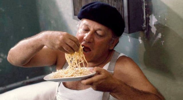 Senza posate, mangiare con le mani
