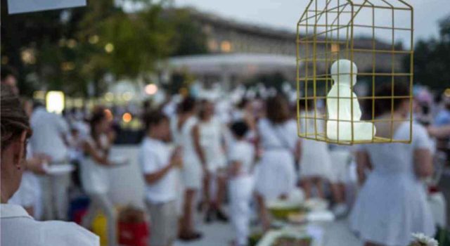 Sgurgola si veste con la cena in bianco, evento più elegante della Ciociaria