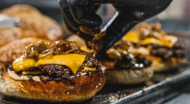 Smashed Burger per una festa di sapori dedicata ai più piccoli