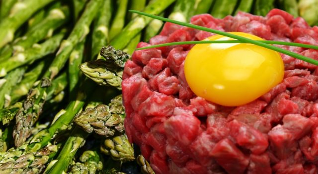 Tartare di Scottona frollata 40 giorni la perfezione cruda di Stella Del Morrone