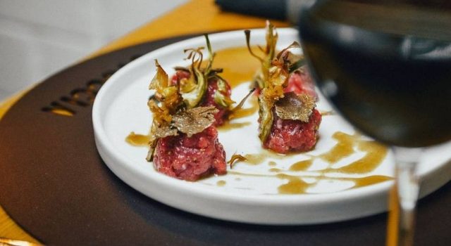 Tartare di manzo con mostarda in grani