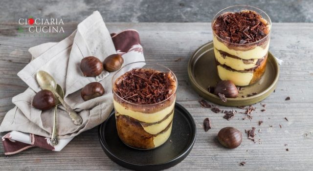 Tiramisù al bicchiere con castagne e crumble di caffè