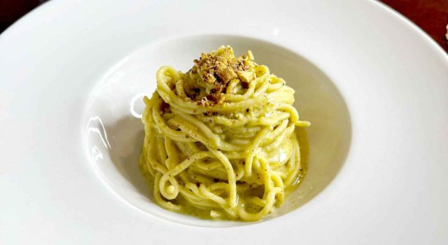 Tonnarelli al pesto di pistacchi: il primo che unisce estate e autunno
