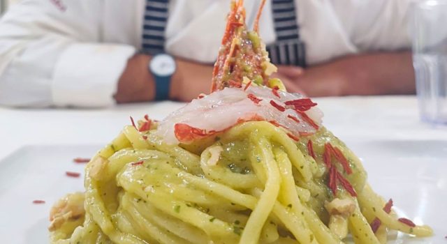 Tonnarelli con crema di cime di rapa, noci e gambero osso
