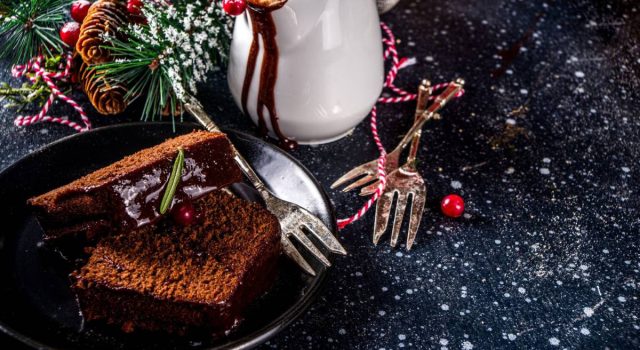 Torta Soffice alla Ratafia: un dolce natalizio che racconta la tradizione
