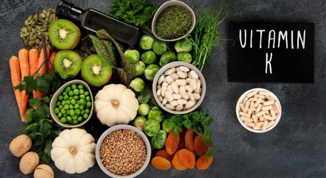 Vitamina K: la guardiana silenziosa della coagulazione e delle ossa