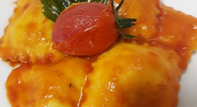 Tortelloni ripieni di scamorza e melanzane