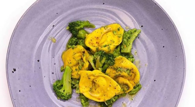 Tortelloni alle acciughe e cime di broccolo con colatura